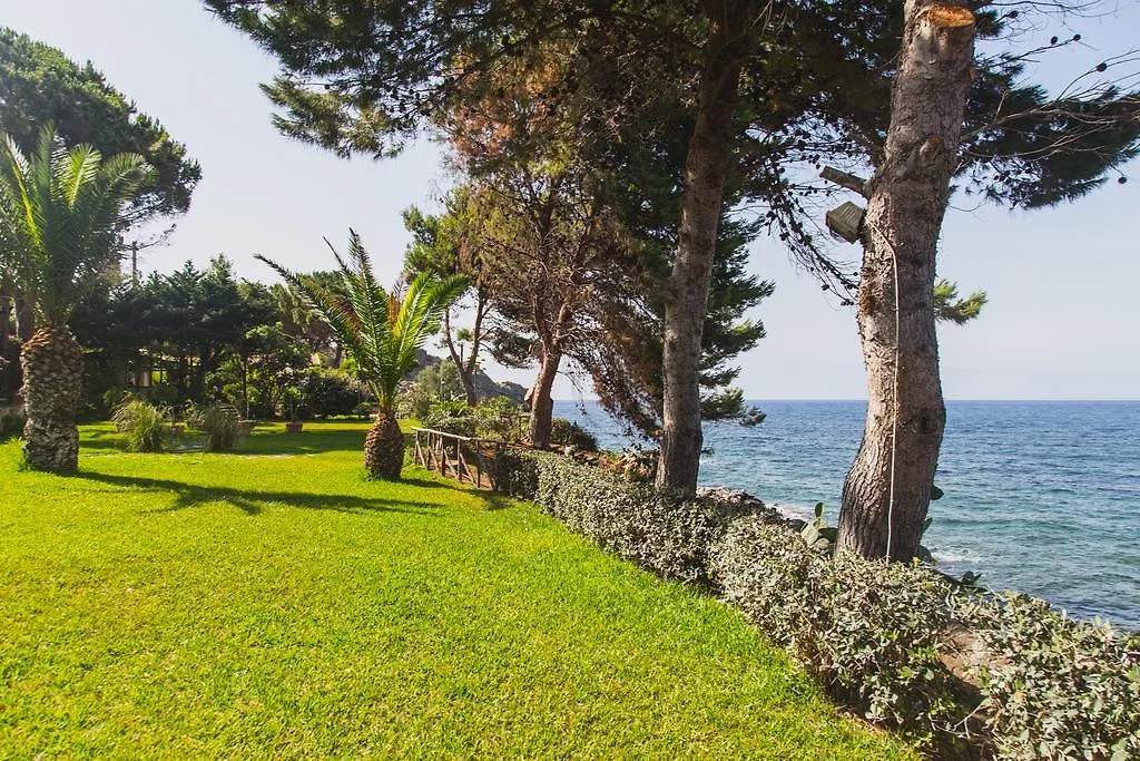 Torre Artale Hotel Trabia Italien