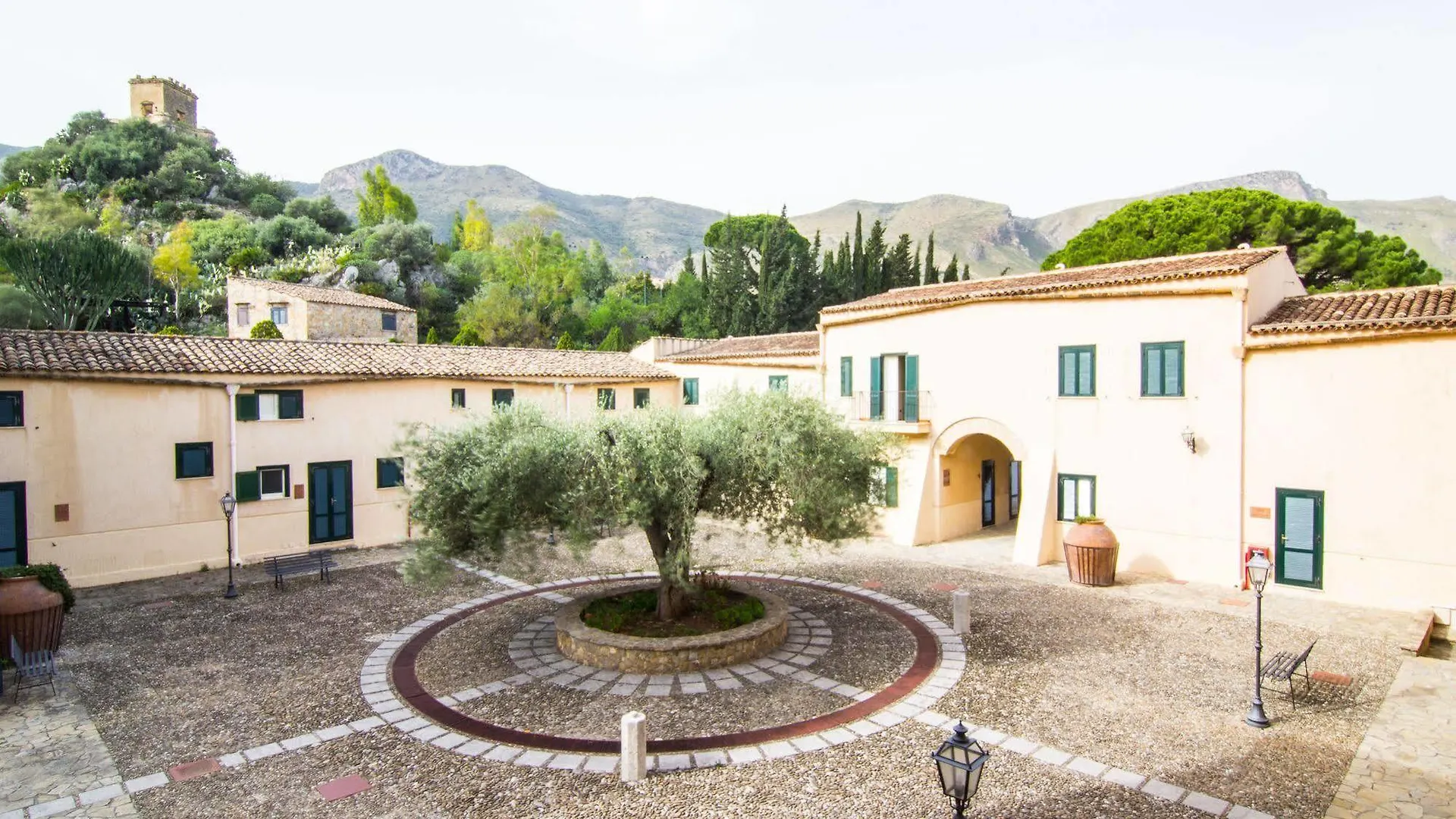Torre Artale Hotel Trabia